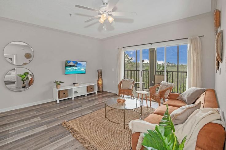 Elegante sala de estar con mobiliario moderno en un apartamento en Building Avalon Road - upstay - 1587885 en Four Corners, Four Corners Elegante sala de estar con mobiliario moderno en un apartamento en Building Avalon Road - upstay - 1587885 en Four Corners, Four Corners