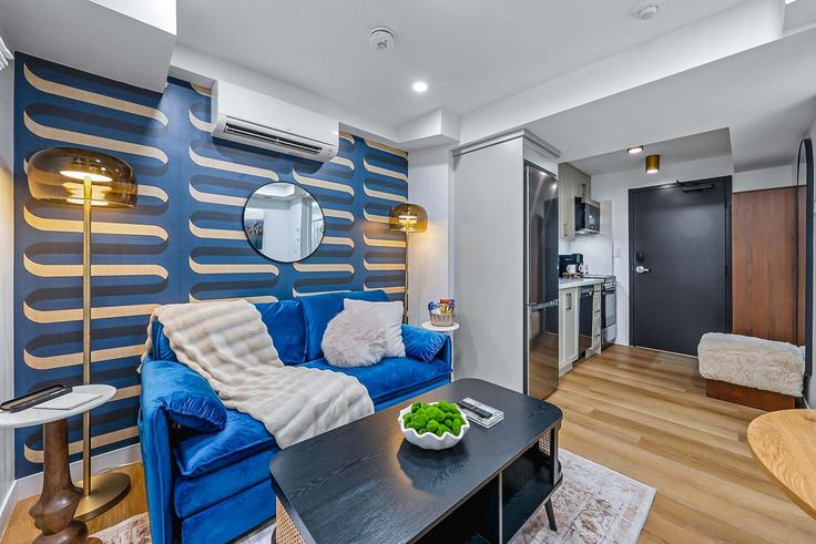 Old Toronto, Toronto에 위치한 Building McCaul Street - upstay - 1389232 유닛의 세련된 인테리어가 돋보이는 거실