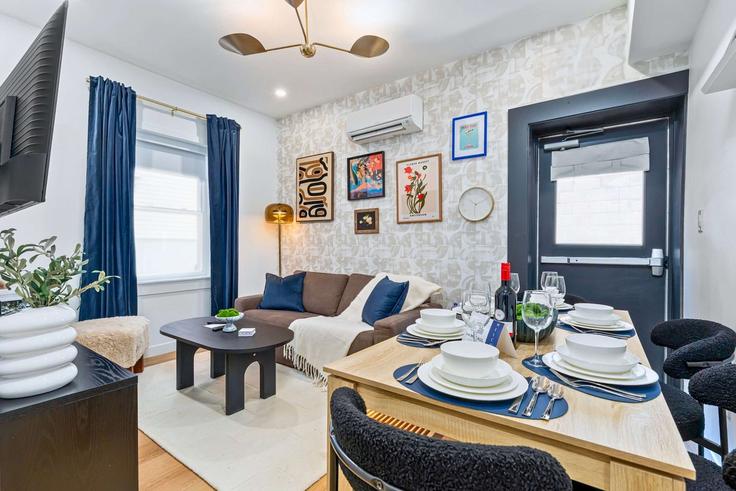 Old Toronto, Toronto에 위치한 Building McCaul Street - upstay - 1389233 유닛의 세련된 인테리어가 돋보이는 거실