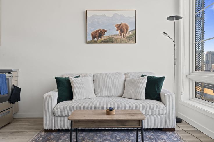 Building North Perth Street - urban-home-stays - 1289469 - USA adresindeki bir dairede modern mobilyalarla zarif bir şekilde tasarlanmış oturma odası Philadelphia, Philadelphia Building North Perth Street - urban-home-stays - 1289469 - USA adresindeki bir dairede modern mobilyalarla zarif bir şekilde tasarlanmış oturma odası Philadelphia, Philadelphia