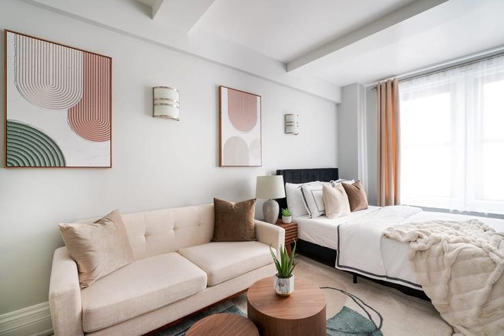 Manhattan, New York에 위치한 Building West 73rd Street - urbanfurnished-guesty - 1022038 - NYC 유닛의 세련된 인테리어가 돋보이는 거실