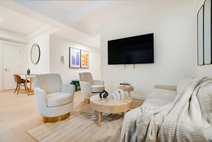 Salle de séjour élégante avec mobilier moderne dans un appartement à Building East 52nd Street - urbanfurnished-guesty - 1022033 - NYC à Manhattan, New York