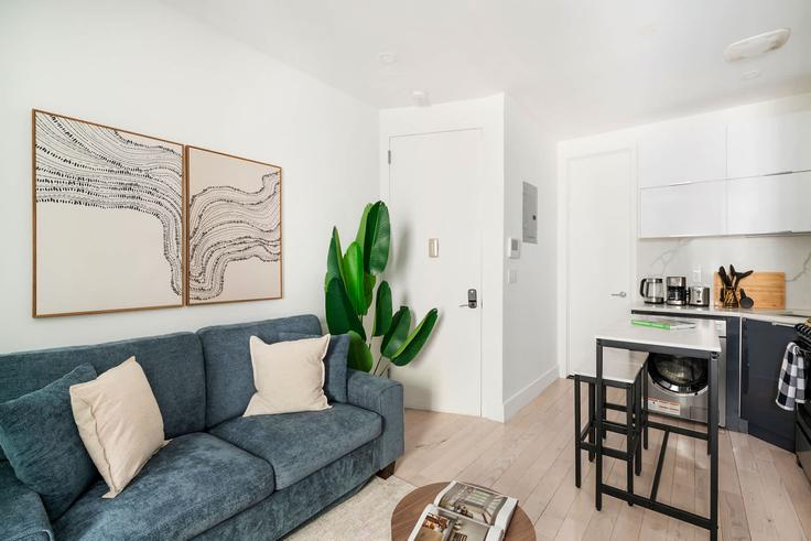 Elegantly designed living room with modern furnishings in an apartment at Building East 78th Street - urbanfurnished-guesty - 1227746 - NYC in Manhattan, New York Elegantly designed living room with modern furnishings in an apartment at Building East 78th Street - urbanfurnished-guesty - 1227746 - NYC in Manhattan, New York