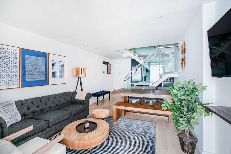 Elegantly designed living room with modern furnishings in an apartment at Building East 75th Street - urbanfurnished-guesty - 1021842 - NYC in Manhattan, New York