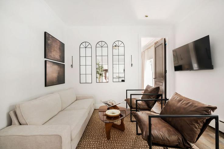 Manhattan, New York에 위치한 Building West 8th Street - urbanfurnished-guesty - 1255905 - NYC 유닛의 세련된 인테리어가 돋보이는 거실