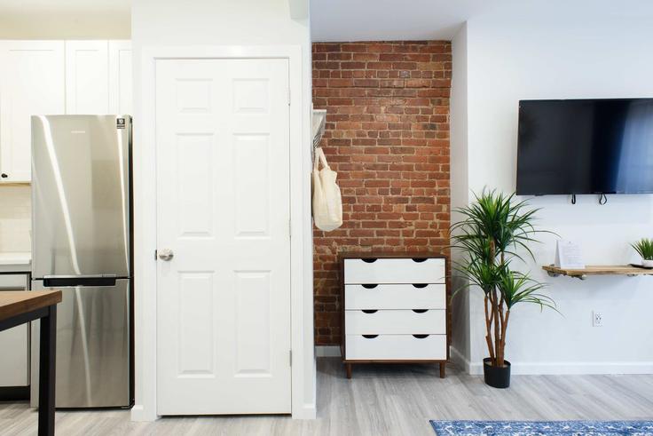 East 75th Streetにあるのスタジオ・家具付きアパート（1021876P、Manhattan、New York）写真 1枚