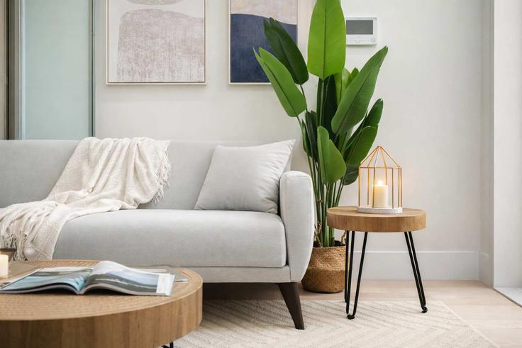 New York ManhattanのBuilding East 78th Street - urbanfurnished-guesty - 1021988 - NYCのアパートメントにある、モダンな家具を備えたエレガントなデザインのリビングルーム