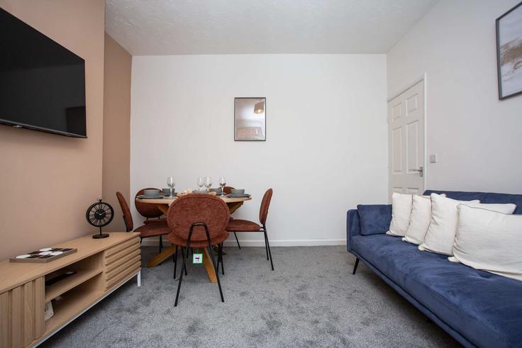 Elegant gestaltetes Wohnzimmer mit moderner Einrichtung in einer Wohnung im Building Surtees Street - vacant-nests-1 - 1611999 in Darlington, Darlington Elegant gestaltetes Wohnzimmer mit moderner Einrichtung in einer Wohnung im Building Surtees Street - vacant-nests-1 - 1611999 in Darlington, Darlington