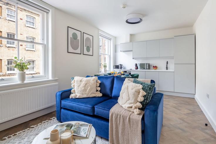 Building Whitecross Street - vacation-rentals - 1542211 adresindeki bir dairede modern mobilyalarla zarif bir şekilde tasarlanmış oturma odası London Borough of Islington, London Building Whitecross Street - vacation-rentals - 1542211 adresindeki bir dairede modern mobilyalarla zarif bir şekilde tasarlanmış oturma odası London Borough of Islington, London