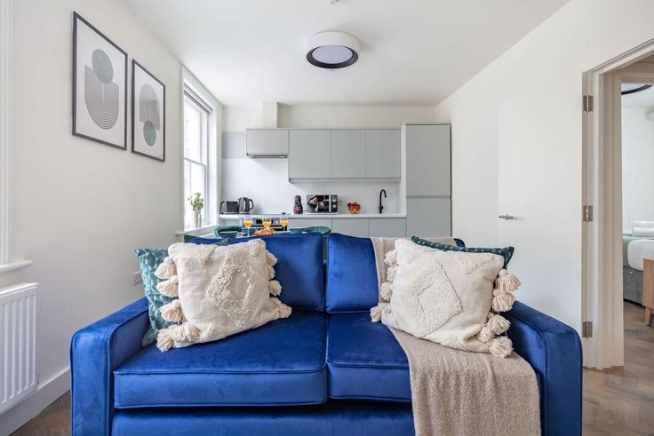 London London Borough of IslingtonのBuilding Whitecross Street - vacation-rentals - 1542211のアパートメントにある、モダンな家具を備えたエレガントなデザインのリビングルーム