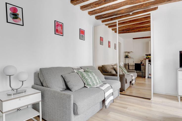 3rd arrondissement, Paris에 위치한 Building Rue Notre Dame de Nazareth - vacation-rentals - 1542206 유닛의 세련된 인테리어가 돋보이는 거실 3rd arrondissement, Paris에 위치한 Building Rue Notre Dame de Nazareth - vacation-rentals - 1542206 유닛의 세련된 인테리어가 돋보이는 거실