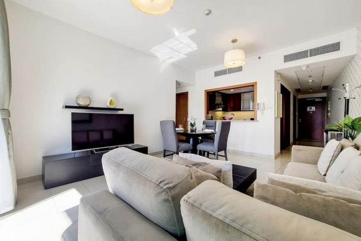 Downtown Dubai, Dubai 소재 Building Sheikh Mohammed bin Rashid Boulevard - vacationer - 1046623 - DXB 유닛에 마련된, 현대적인 가구로 꾸며진 우아한 디자인의 거실