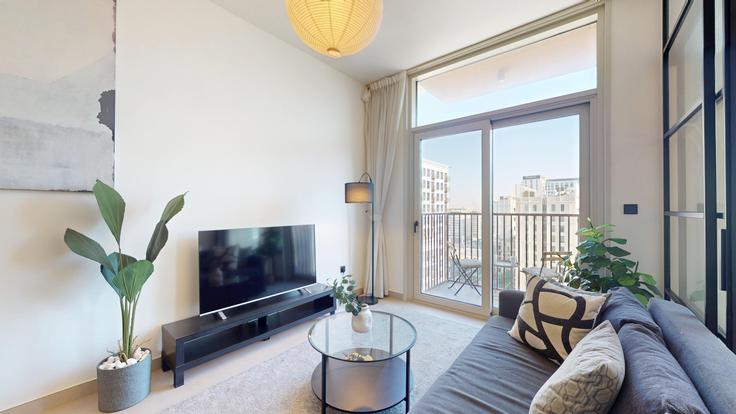 Dubai Hills Estate, Dubai에 위치한 Building Tariaq Bedon Esm - vacationer - 1046664 - DXB 아파트의 세련된 인테리어가 돋보이는 거실 Dubai Hills Estate, Dubai에 위치한 Building Tariaq Bedon Esm - vacationer - 1046664 - DXB 아파트의 세련된 인테리어가 돋보이는 거실