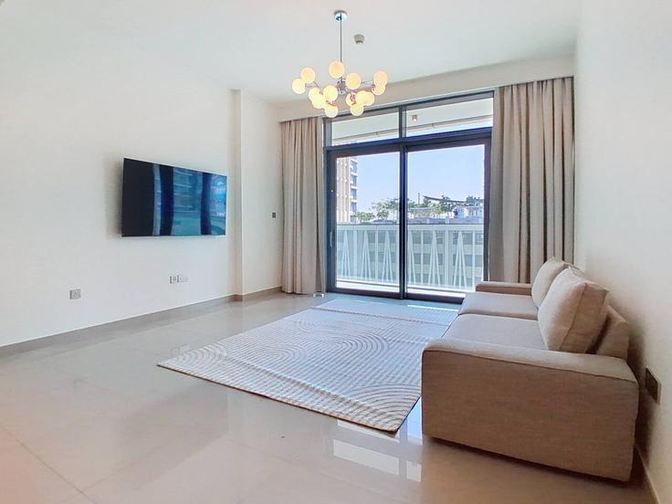 Marsa Dubai, Dubai에 위치한 Building Tariaq Bedon Esm - vacationer - 1317852 아파트의 세련된 인테리어가 돋보이는 거실