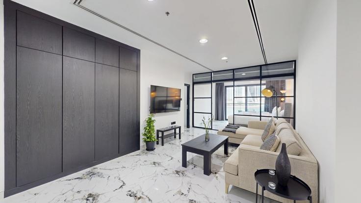 Elegante sala de estar con mobiliario moderno en un apartamento en Building Braih St - vacationer - 1343917 en Dubai Marina, Dubai
