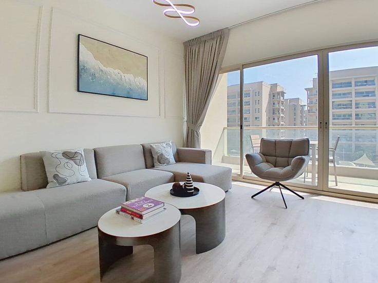 Al Barsha, Dubai에 위치한 Building 4th Street - vacationer - 1352460 아파트의 세련된 인테리어가 돋보이는 거실