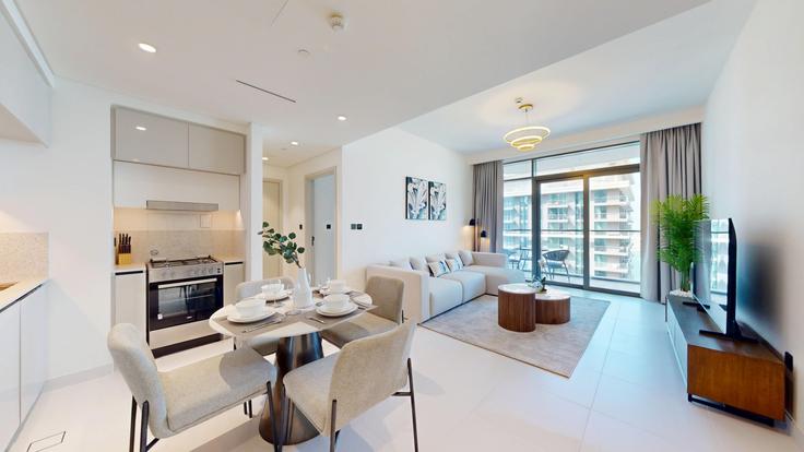 Sala de estar elegantemente projetada com móveis modernos em um apartamento no Building Tariaq Bedon Esm - vacationer - 1352461 em Marsa Dubai, Dubai