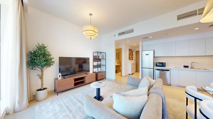 Elegant gestaltetes Wohnzimmer mit moderner Einrichtung in einer Wohnung im Building Tariaq Bedon Esm - vacationer - 1371488 in Ras Al Khor, Dubai