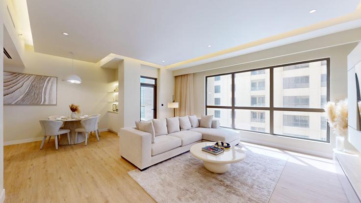 Salle de séjour élégante avec mobilier moderne dans un appartement à Building Al Sayorah Street - vacationer - 1470534 à Dubai Marina, Dubai