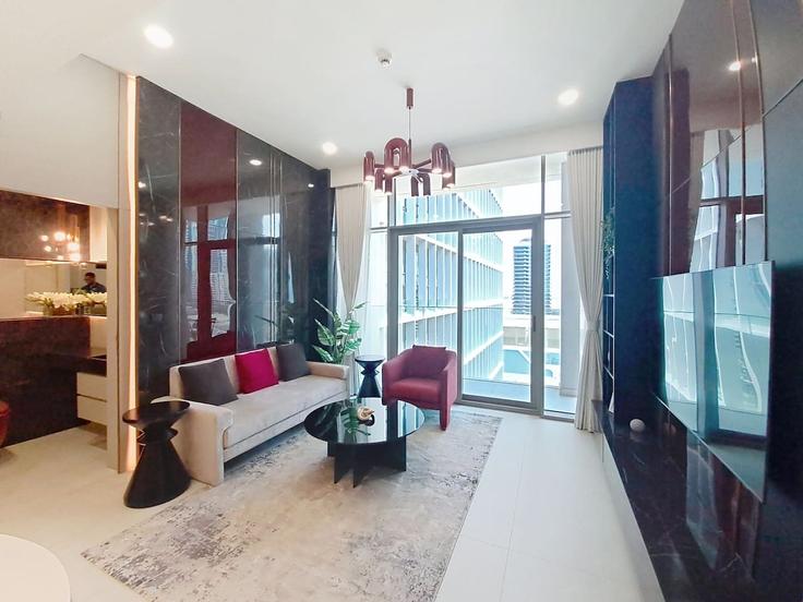 Elegante sala de estar con mobiliario moderno en un apartamento en Building 41st Street - vacationer - 1697133 en Al Satwa, Dubai Elegante sala de estar con mobiliario moderno en un apartamento en Building 41st Street - vacationer - 1697133 en Al Satwa, Dubai