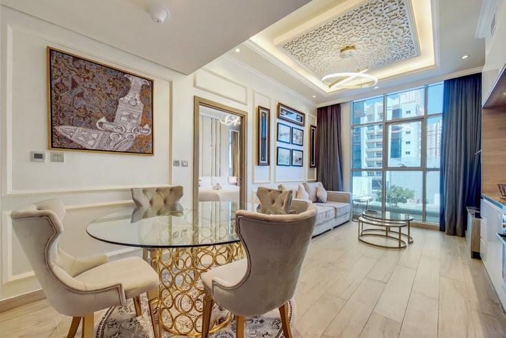 Dubai Marina, Dubai 소재 Building Tariaq Bedon Esm - vacationer - 1046590 - DXB 유닛에 마련된, 현대적인 가구로 꾸며진 우아한 디자인의 거실 Dubai Marina, Dubai 소재 Building Tariaq Bedon Esm - vacationer - 1046590 - DXB 유닛에 마련된, 현대적인 가구로 꾸며진 우아한 디자인의 거실