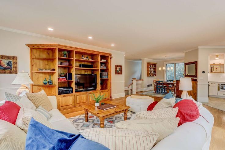 Denver, Denver에 위치한 Building South Fillmore Street - vacayplay-llc - 1356868 아파트의 세련된 인테리어가 돋보이는 거실