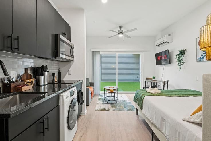 Dallas, Dallas 소재 Building West 9th Street - valhalla-suites - 1373718 유닛에 마련된, 현대적인 가구로 꾸며진 우아한 디자인의 거실