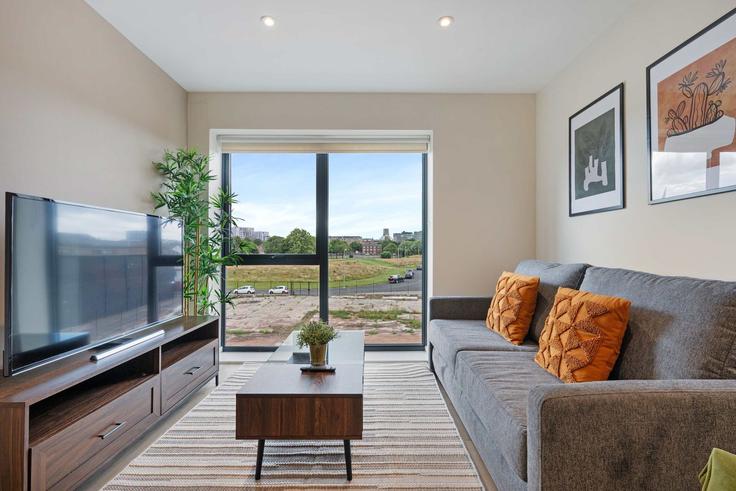 Liverpool LiverpoolのBuilding Richmond Row - valore-living - 1471485のアパートメントにある、モダンな家具を備えたエレガントなデザインのリビングルーム