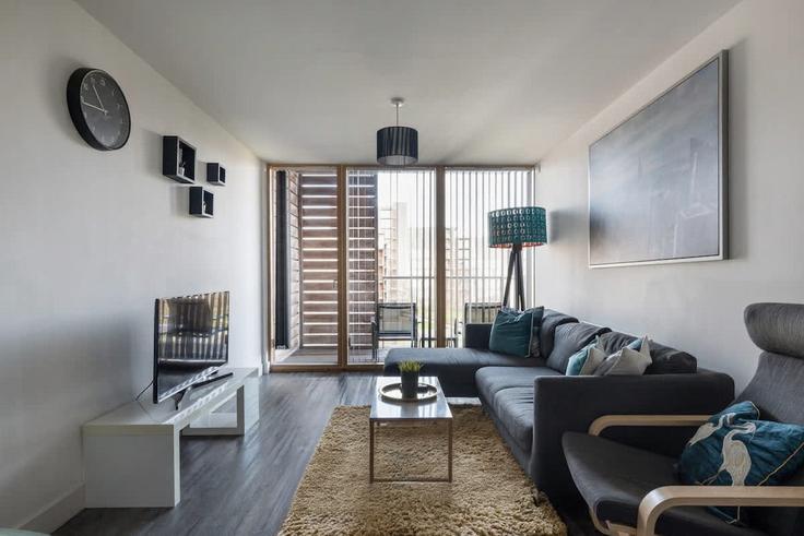 Milton Keynes Milton KeynesのBuilding South Row - valore-living - 1471420のアパートメントにある、モダンな家具を備えたエレガントなデザインのリビングルーム