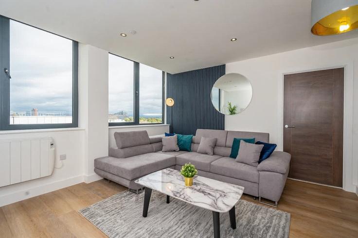 Elegant gestaltetes Wohnzimmer mit moderner Einrichtung in einer Wohnung im Building Talbot Road - valore-living - 1471472 in Trafford, Manchester