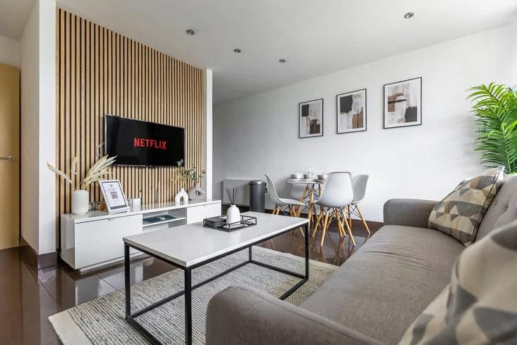 Milton Keynes Milton KeynesのBuilding Mortimer Square - valore-living - 1471447のアパートメントにある、モダンな家具を備えたエレガントなデザインのリビングルーム