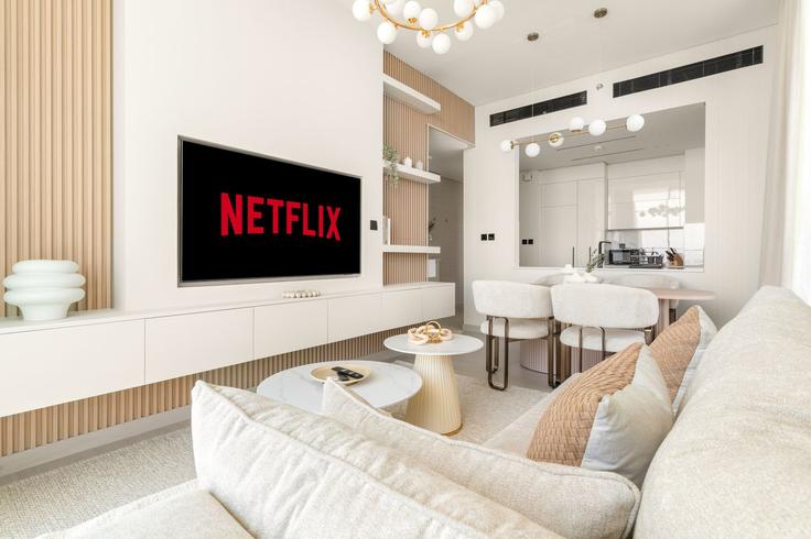 Elegant gestaltetes Wohnzimmer mit moderner Einrichtung in einer Wohnung im Building Street 5 - vayk-vacation-homes-rental-llc - 1312621 - DXB in Jumeirah Village, Dubai Elegant gestaltetes Wohnzimmer mit moderner Einrichtung in einer Wohnung im Building Street 5 - vayk-vacation-homes-rental-llc - 1312621 - DXB in Jumeirah Village, Dubai