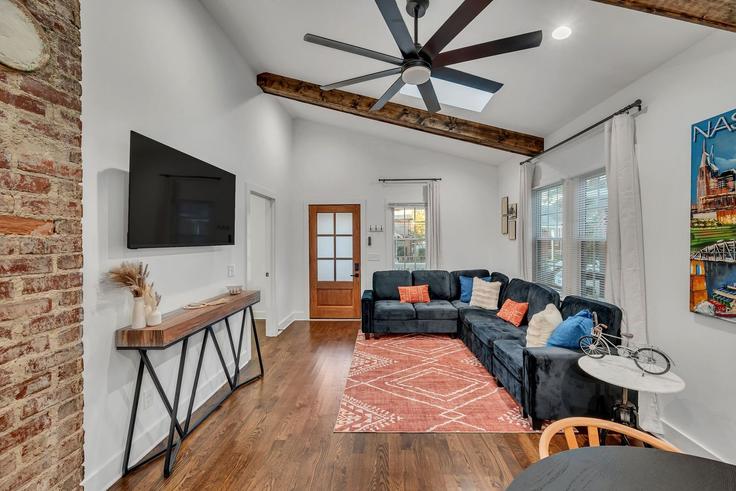 2 quarto mobiliado em apartamentos em 4th Avenue North 1261712P, Nashville, Nashville, foto 1 2 quarto mobiliado em apartamentos em 4th Avenue North 1261712P, Nashville, Nashville, foto 1