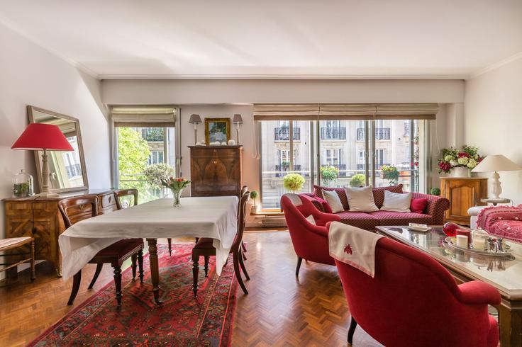 Building Rue des Vignes - veeve - 398167 - PAR adresindeki bir dairede modern mobilyalarla zarif bir şekilde tasarlanmış oturma odası 16th arrondissement, Paris