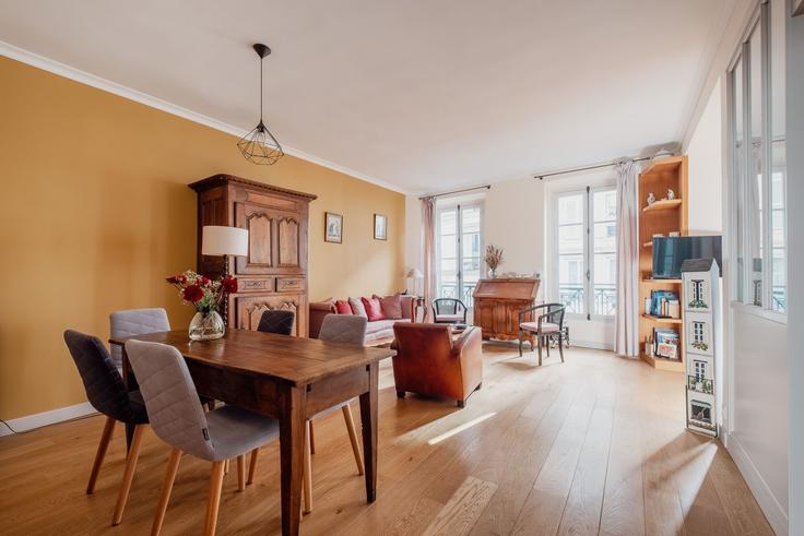 Elegantly designed living room with modern furnishings in an apartment at Building Rue Vivienne - veeve - 401198 - PAR in 2nd arrondissement, Paris Elegantly designed living room with modern furnishings in an apartment at Building Rue Vivienne - veeve - 401198 - PAR in 2nd arrondissement, Paris