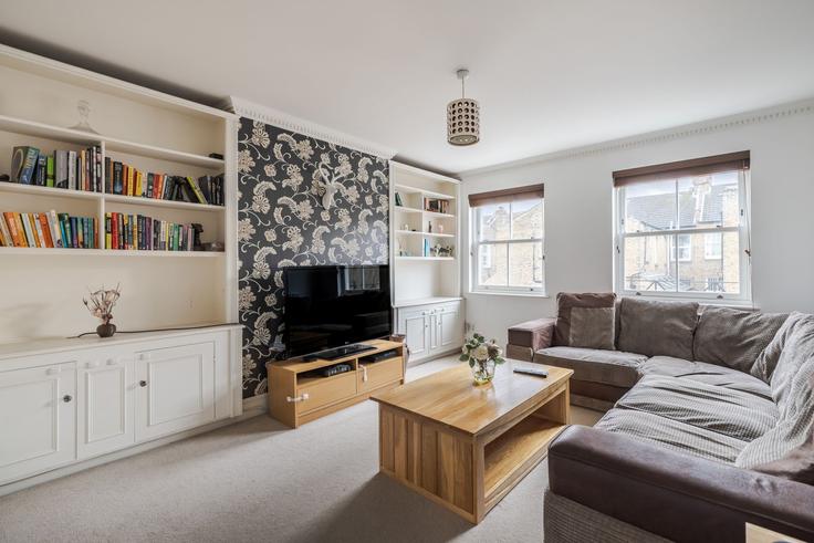 Elegante sala de estar con mobiliario moderno en un apartamento en Building Fernbank Mews - veeve - 1471790 en London Borough of Lambeth, London Elegante sala de estar con mobiliario moderno en un apartamento en Building Fernbank Mews - veeve - 1471790 en London Borough of Lambeth, London