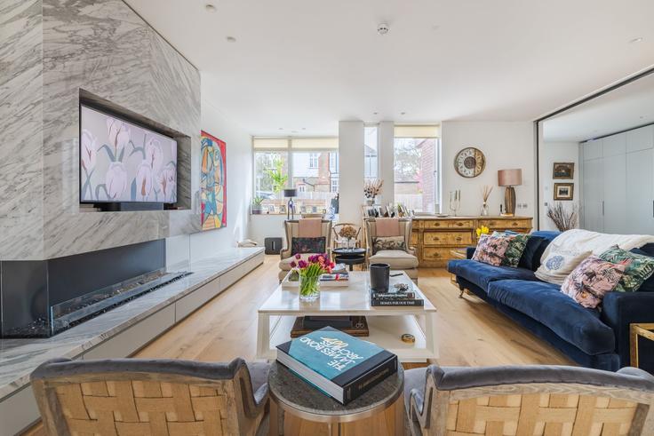 Elegante sala de estar con mobiliario moderno en un apartamento en Building Umbria Street - veeve - 1523933 en London Borough of Wandsworth, London Elegante sala de estar con mobiliario moderno en un apartamento en Building Umbria Street - veeve - 1523933 en London Borough of Wandsworth, London