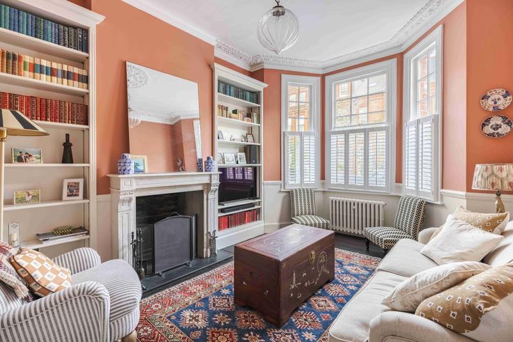 London Borough of Wandsworth, London에 위치한 Building Ruvigny Gardens - veeve - 1628896 유닛의 세련된 인테리어가 돋보이는 거실