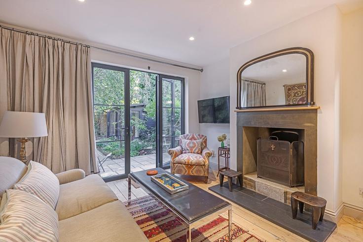 London Borough of Brent, London에 위치한 Building Doyle Gardens - veeve - 1647208 유닛의 세련된 인테리어가 돋보이는 거실