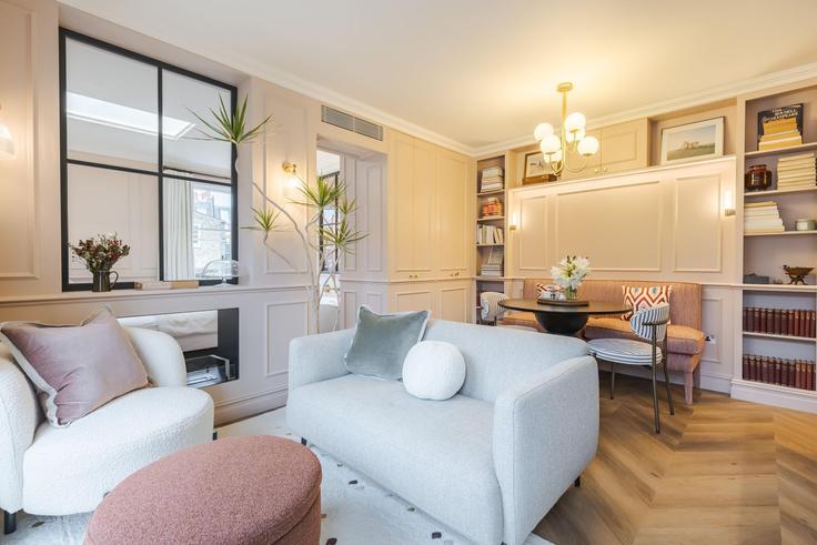 London London Borough of Hammersmith and FulhamのBuilding Bradbourne Street - veeve - 1380461のアパートメントにある、モダンな家具を備えたエレガントなデザインのリビングルーム