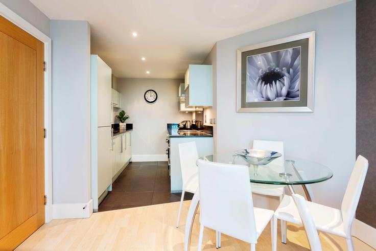 London Borough of Lambeth,London의 Building Saint George Wharf - veeve - 398672 - LON 아파트에 마련된 스타일리시한 다이닝 공간