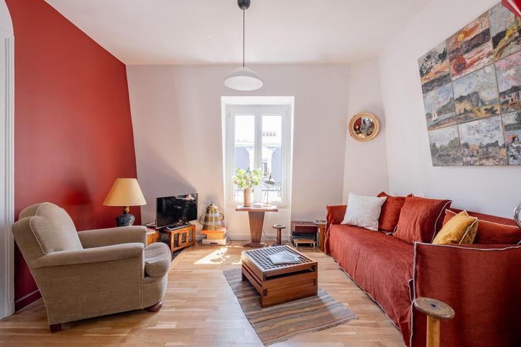Sala de estar elegantemente projetada com móveis modernos em um apartamento no Building Rue du Moulin Vert - veeve - 1281192 - PAR em 14th arrondissement, Paris Sala de estar elegantemente projetada com móveis modernos em um apartamento no Building Rue du Moulin Vert - veeve - 1281192 - PAR em 14th arrondissement, Paris