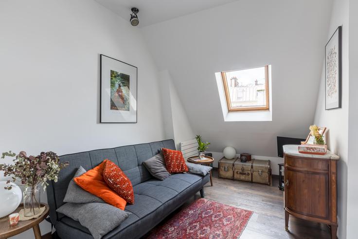 16th arrondissement, Paris에 위치한 Building Avenue Foch - veeve - 397530 - PAR 아파트의 세련된 인테리어가 돋보이는 거실 16th arrondissement, Paris에 위치한 Building Avenue Foch - veeve - 397530 - PAR 아파트의 세련된 인테리어가 돋보이는 거실