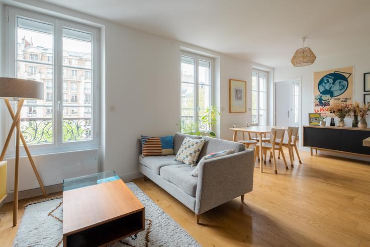 12th arrondissement, Paris에 위치한 Building Avenue de Saint-Mandé - veeve - 398539 - PAR 유닛의 세련된 인테리어가 돋보이는 거실