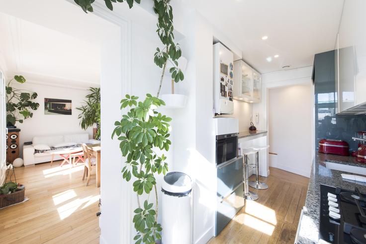 Building Rue de Cléry - veeve - 398234 - PAR adresindeki bir dairede modern mobilyalarla zarif bir şekilde tasarlanmış oturma odası 2nd arrondissement, Paris