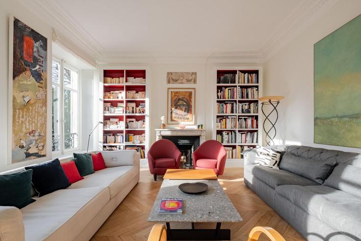 Salle de séjour élégante avec mobilier moderne dans un appartement à Building Boulevard Saint-Germain - veeve - 1012254 - PAR à 7th arrondissement, Paris Salle de séjour élégante avec mobilier moderne dans un appartement à Building Boulevard Saint-Germain - veeve - 1012254 - PAR à 7th arrondissement, Paris