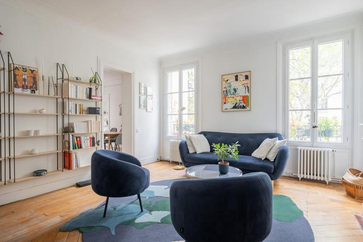 2nd arrondissement, Paris에 위치한 Building Rue d'Alexandrie - veeve - 1281204 - PAR 아파트의 세련된 인테리어가 돋보이는 거실 2nd arrondissement, Paris에 위치한 Building Rue d'Alexandrie - veeve - 1281204 - PAR 아파트의 세련된 인테리어가 돋보이는 거실
