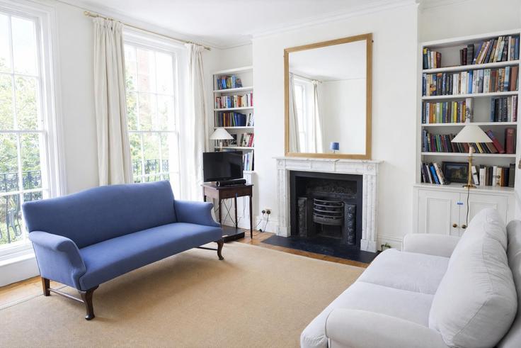 Royal Borough of Kensington and Chelsea, London에 위치한 Building Milner Street - veeve - 397958 - LON 유닛의 세련된 인테리어가 돋보이는 거실