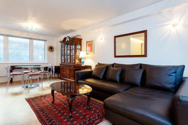 Building Shepherd Street - veeve - 397772 - LON adresindeki bir dairede modern mobilyalarla zarif bir şekilde tasarlanmış oturma odası City of Westminster, London