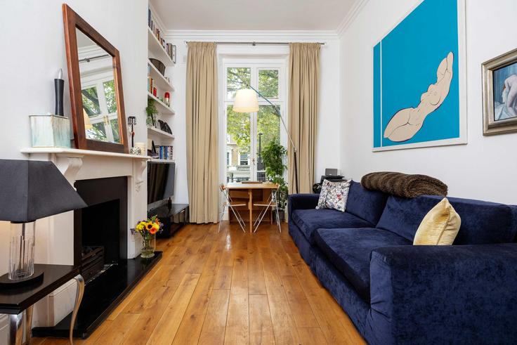 Royal Borough of Kensington and Chelsea, London 소재 Building Holland Park Avenue - veeve - 1073168 - LON 유닛에 마련된, 현대적인 가구로 꾸며진 우아한 디자인의 거실